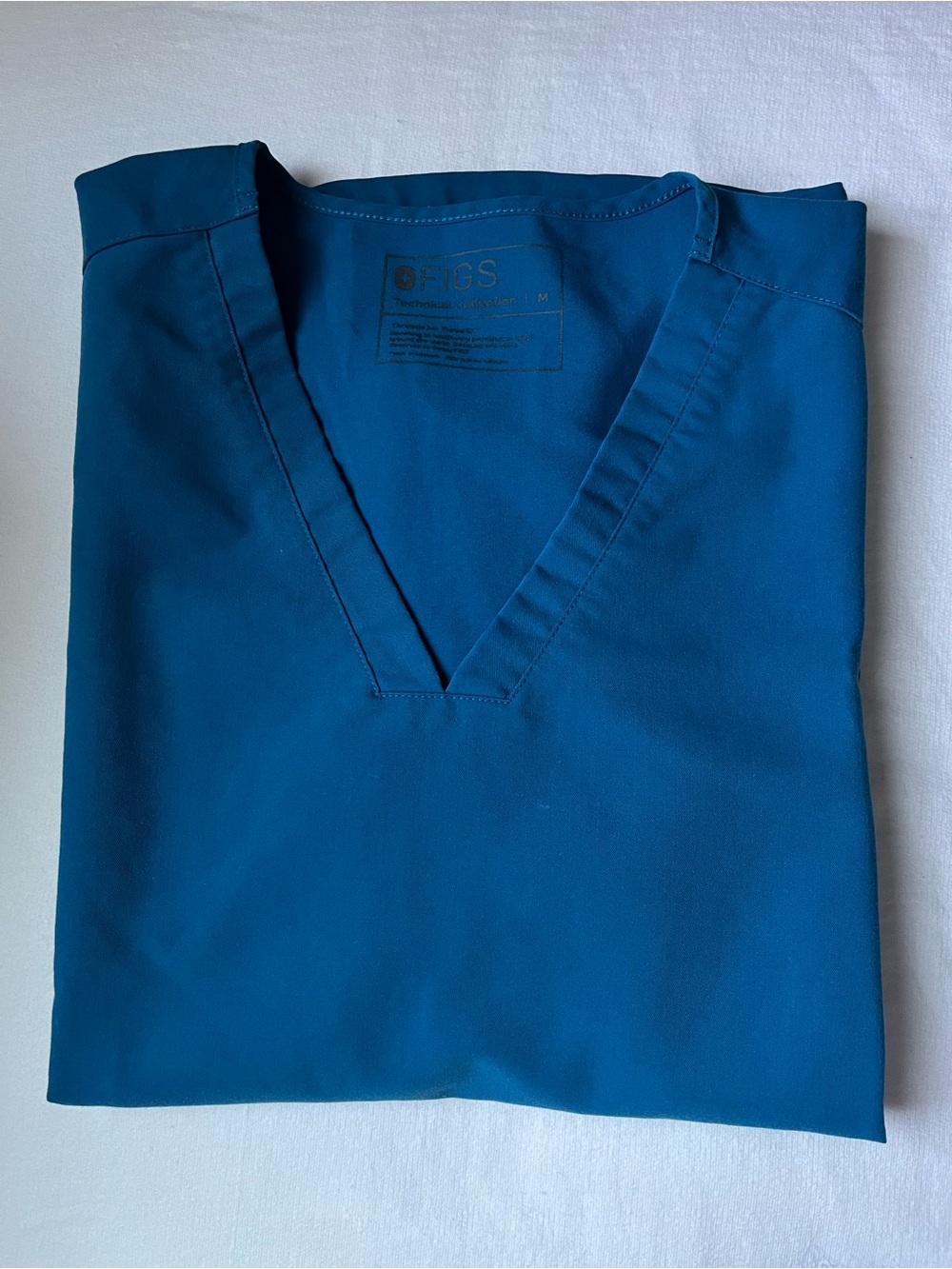 FIGS Scrub Top Alps Blue M
